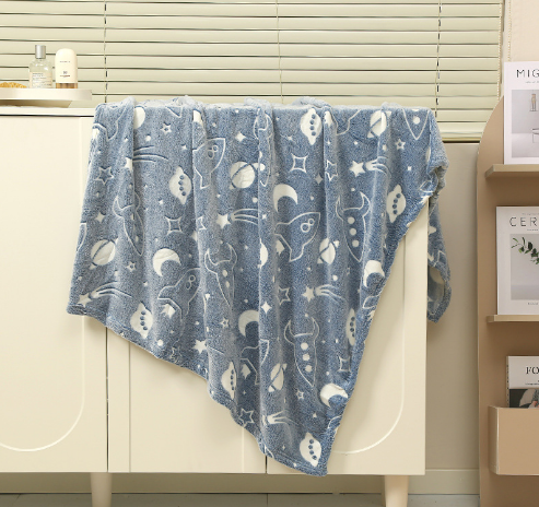 Manta cobertor Mágico que brilha no escuro (Tamanho 2m por 1,50m)